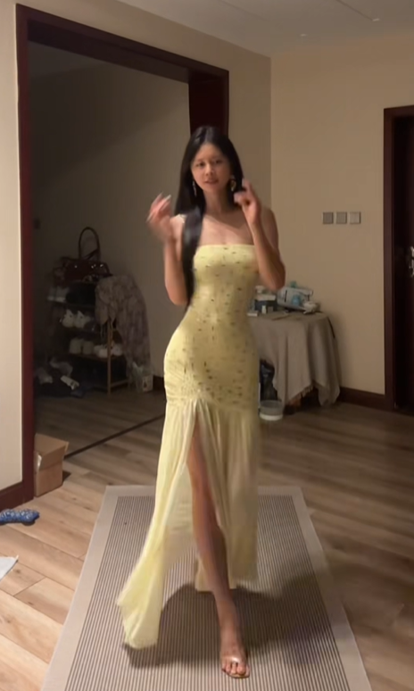 Light yellow halter-neck, fitted waist, bodycon sexy prom dress R7557