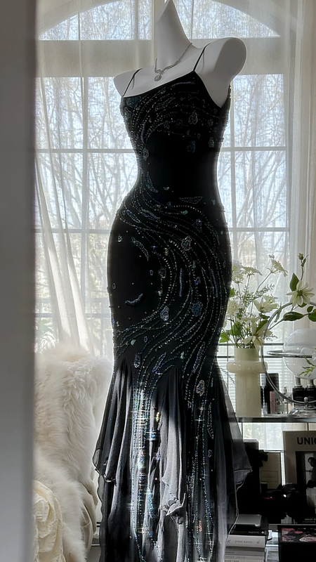Black halter-neck fitted sexy bodycon long ball gown R7672