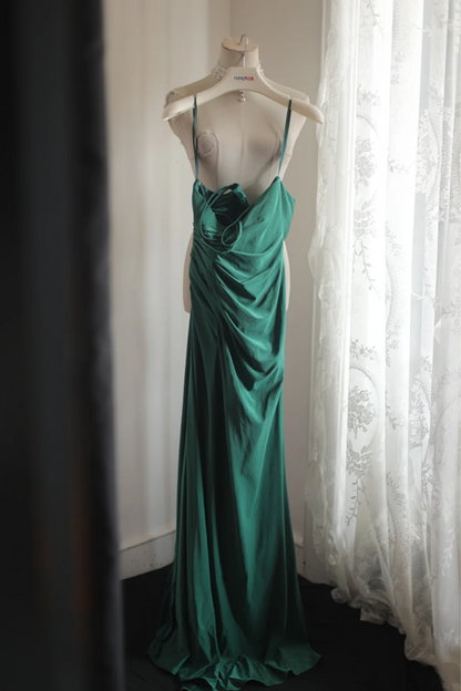 Green halter-neck fitted long ball gown with pleats R6836