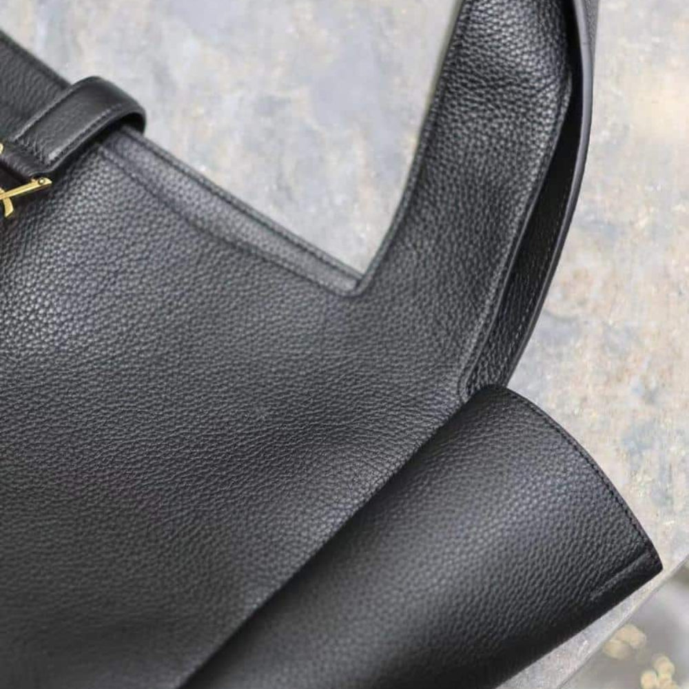 Saint Laurent Le 5 À 7 Bea In Grained Leather Black 50Cm 763435AADUU1000