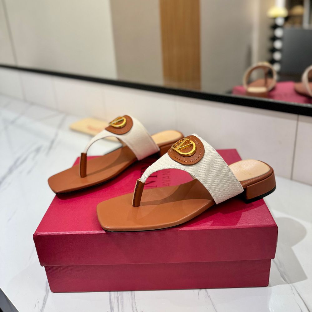 Valentino Garavani Vlogo Signature Sandals White And Brown