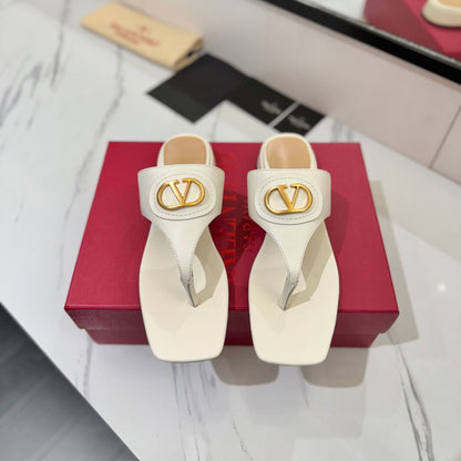 Valentino Garavani Vlogo Signature Sandals White