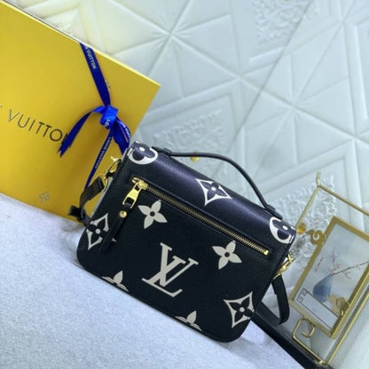 Louis Vuitton Pochette Métis Bag Black 25Cm M45773