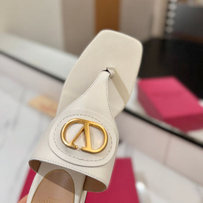 Valentino Garavani Vlogo Signature Sandals White
