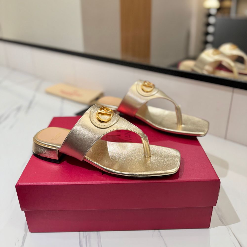 Valentino Garavani Vlogo Signature Sandals Gold