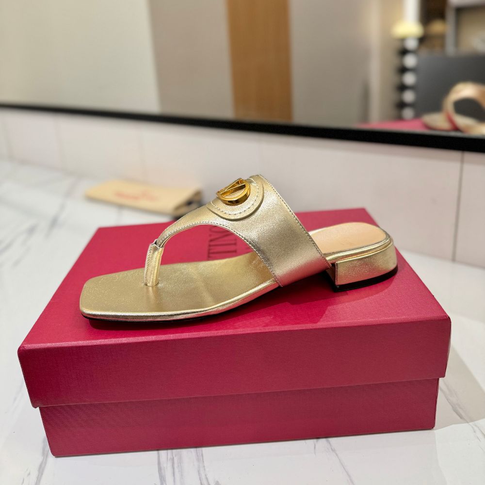 Valentino Garavani Vlogo Signature Sandals Gold