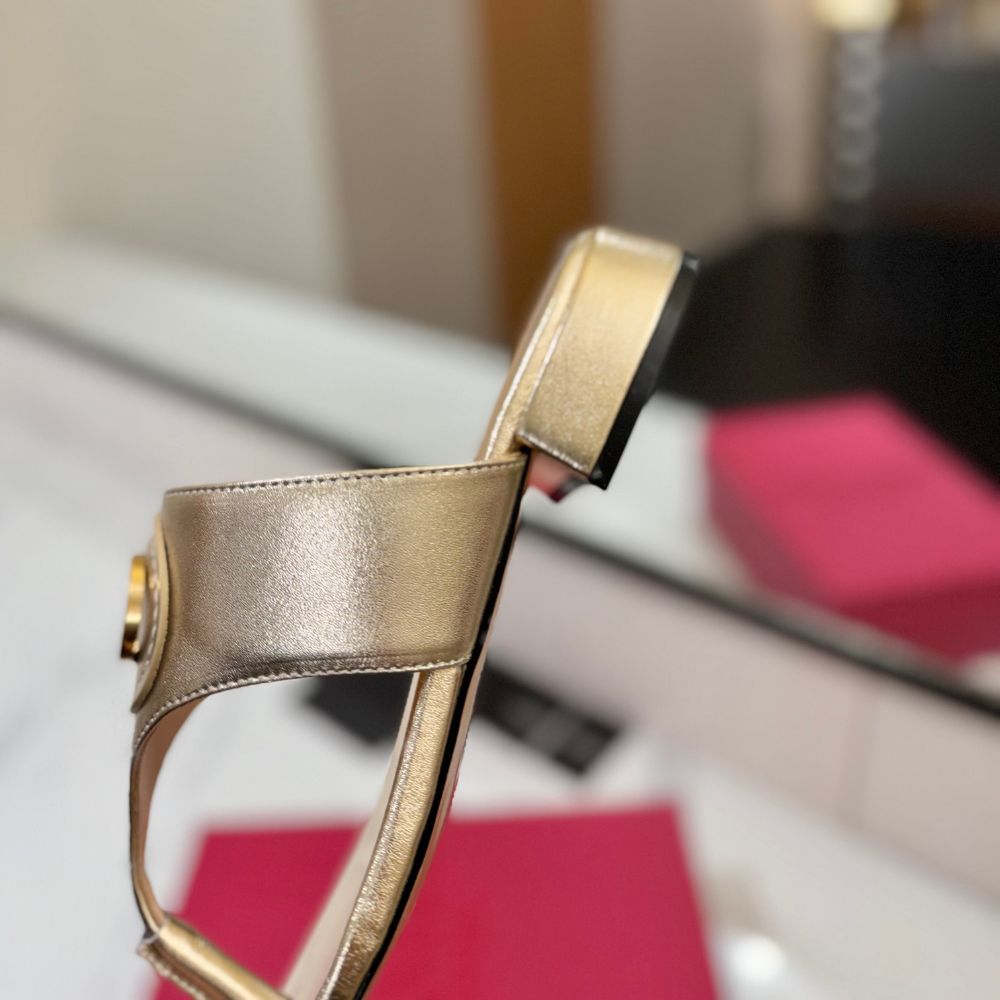 Valentino Garavani Vlogo Signature Sandals Gold