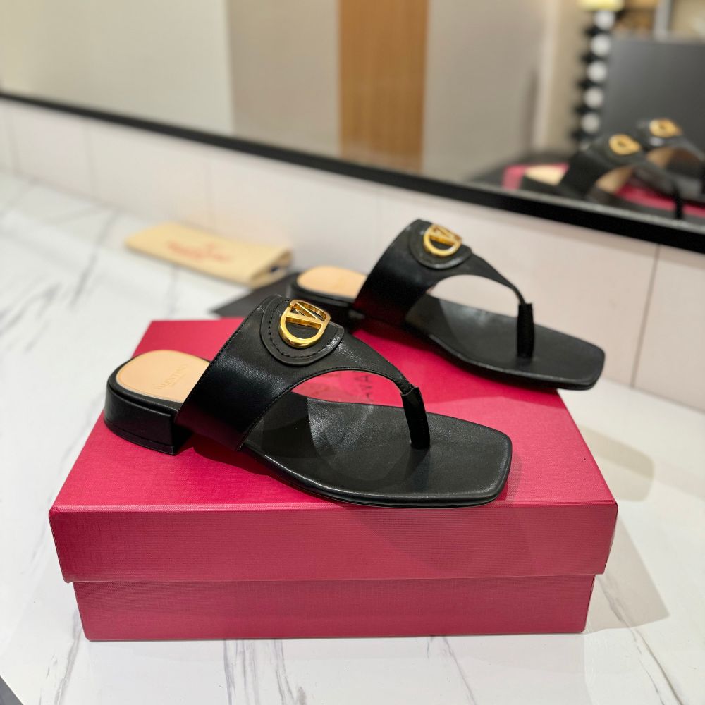Valentino Garavani Vlogo Signature Sandals Black