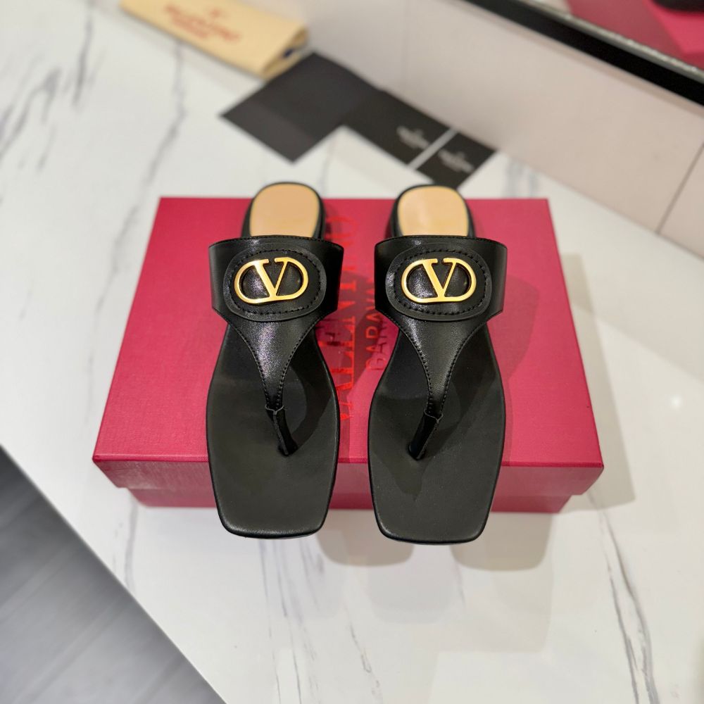 Valentino Garavani Vlogo Signature Sandals Black