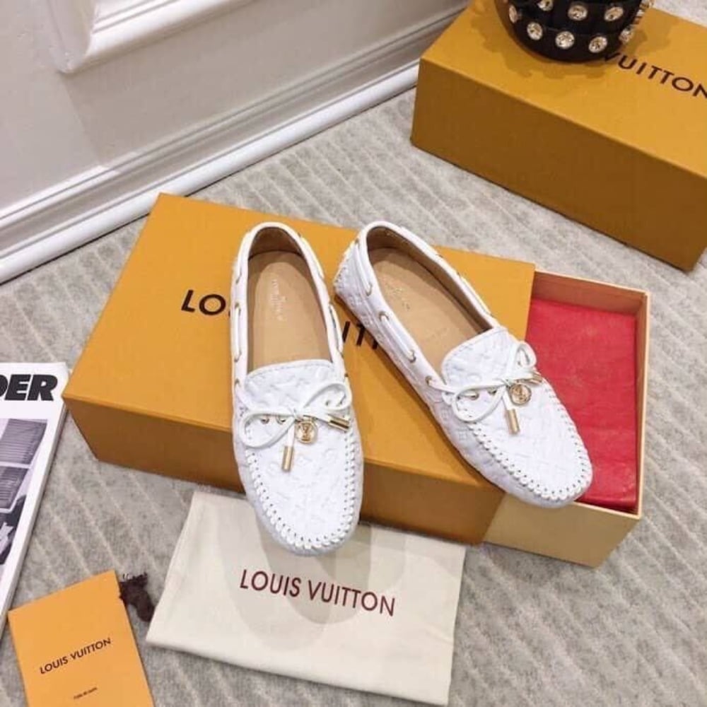 LOUIS VUITTON WHITE MONOGRAM EMPREINTE LEATHER GLORIA LOAFERS