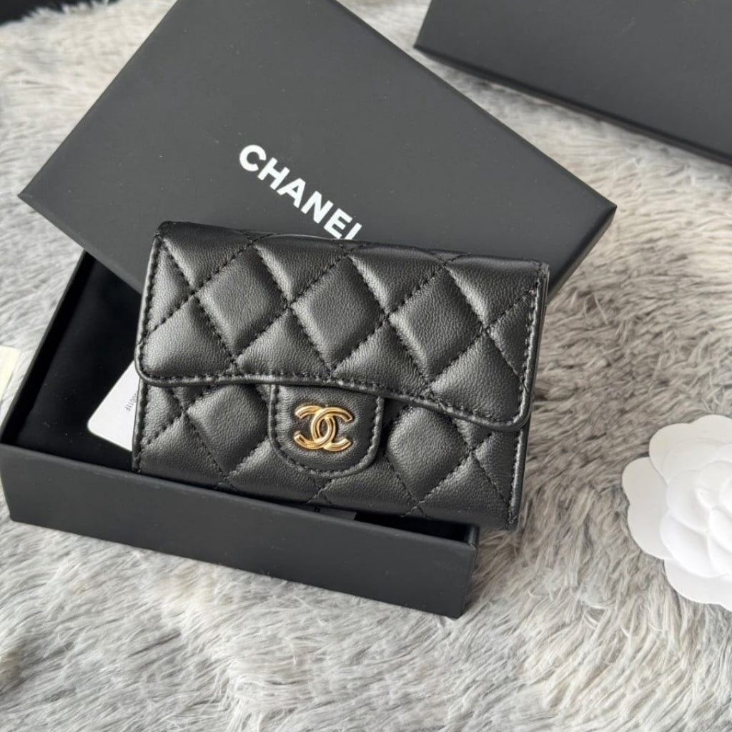 Chanel Classic Card Holder With Gold Hardware Black 11Cm