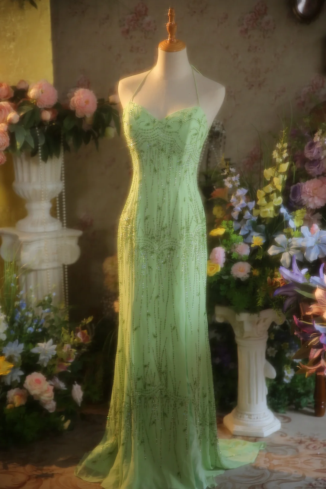 Vintage Lime Green Halter-Neck Beaded Sheath Evening Gown TP5515