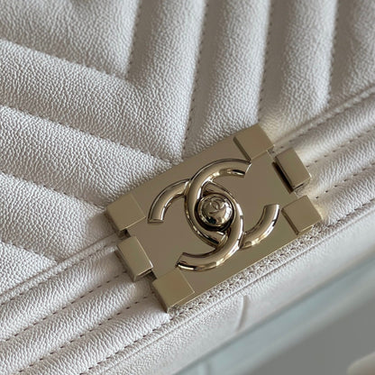 Chanel Boy Bag White Gold Hardware 25Cm A67086