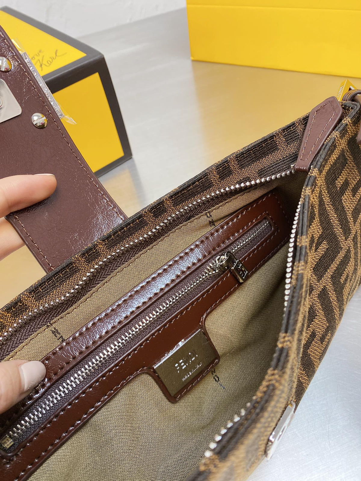 Fendi Pre-Owned 1990-2000s Baguette shoulder bag