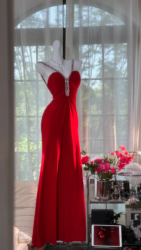 Red halter-neck fitted long ball gown, elegant and sexy R7638