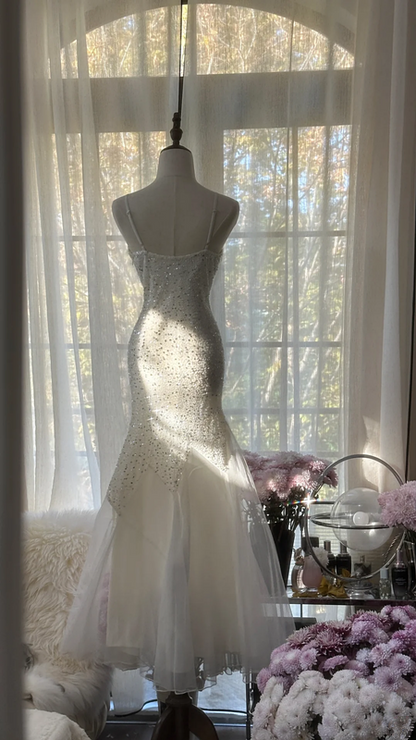 White halter-neck fitted bodycon long ball gown R7718