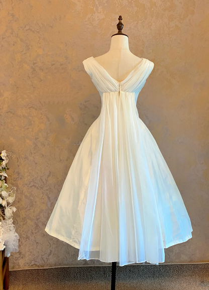 White Prom Dress with Sleeveless Design, Draped Collar, Fitted Waist, Slim Fit and A-Line Skirt; Bridal Gown R7316