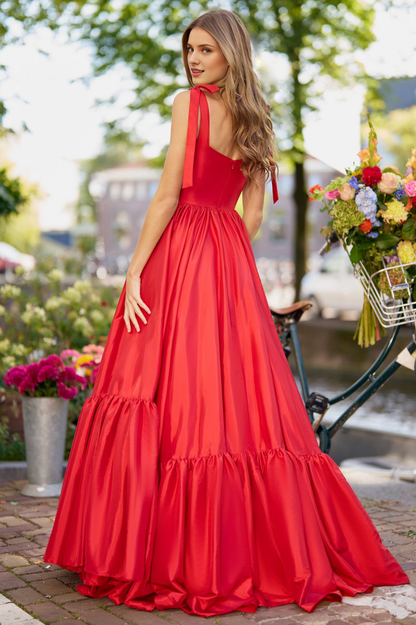 A-shaped shoulder strap with exposed back and floor length Prom dress