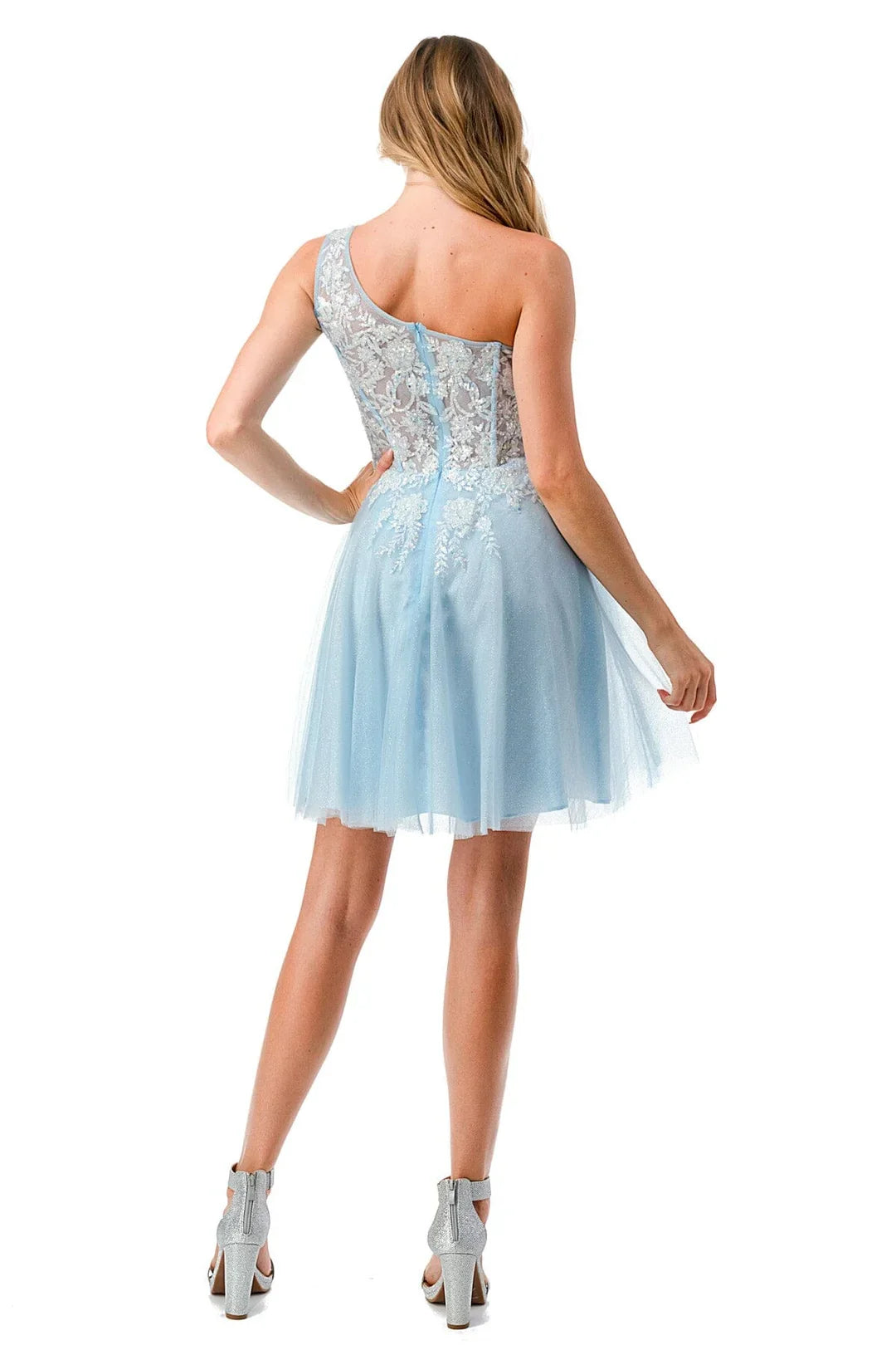 One shoulder short dress paired with A-line skirt