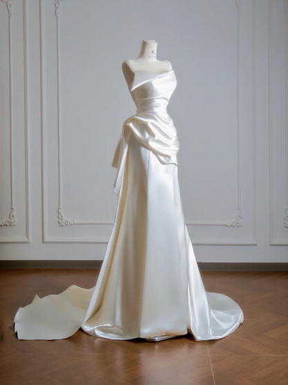 White strapless fitted long ball gown/bridal dress R8141