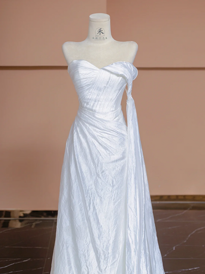 White strapless fitted long ball gown/bridal dress R8307