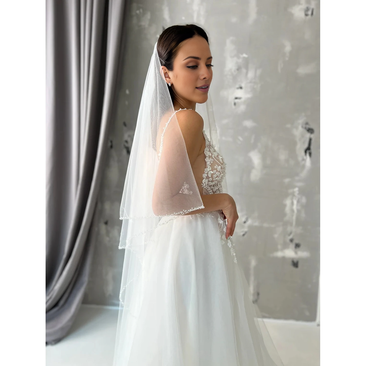- Single layer fashionable/simple wedding veil church veil with beaded chiffon