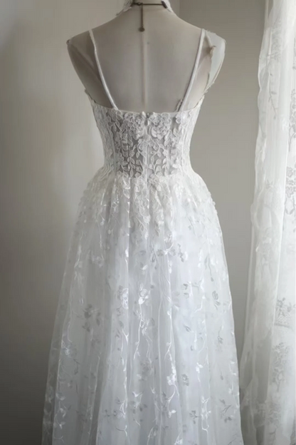 White halter-neck fitted lace maxi ball gown R6767