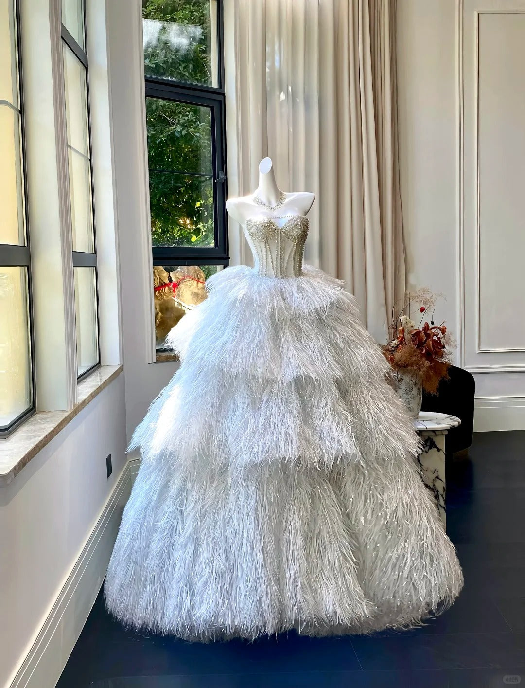 Girlhomeshops--White exquisite beaded long elegant fairy feather wedding dress gh5445