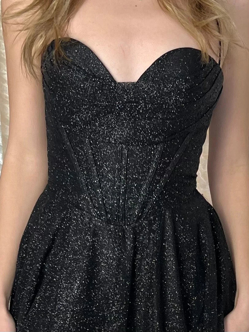 Thin shoulder straps cape collar fitted tight corset trailing skirt long skirt