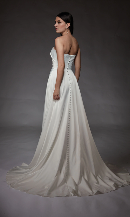 Perfect satin chicken heart collar A-line slit button wedding dresses