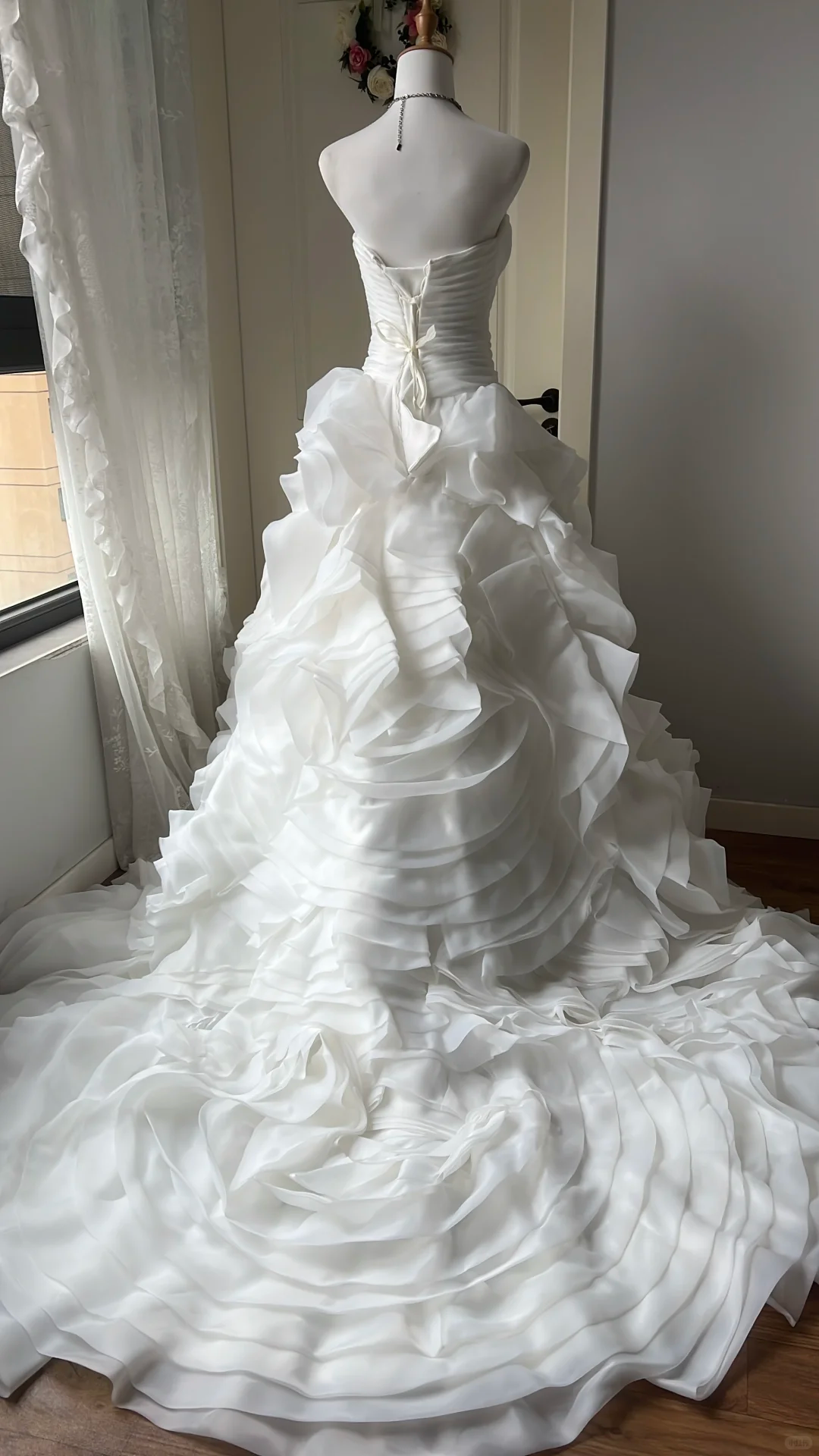 Vintage White Strapless Ruched Sweetheart Ruffled Organza Wedding Dress TP5832