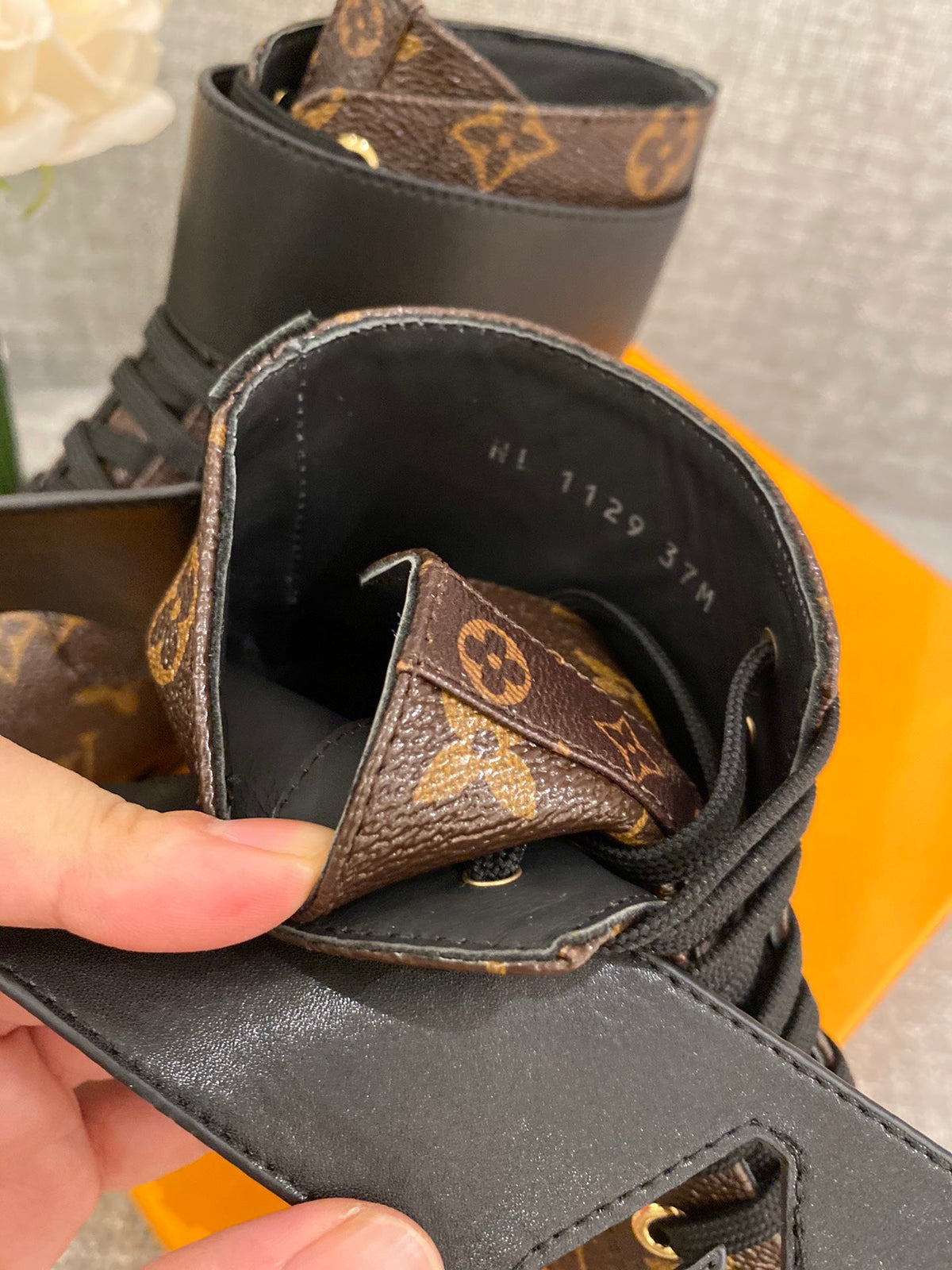 Premium LUV BOOTS 051