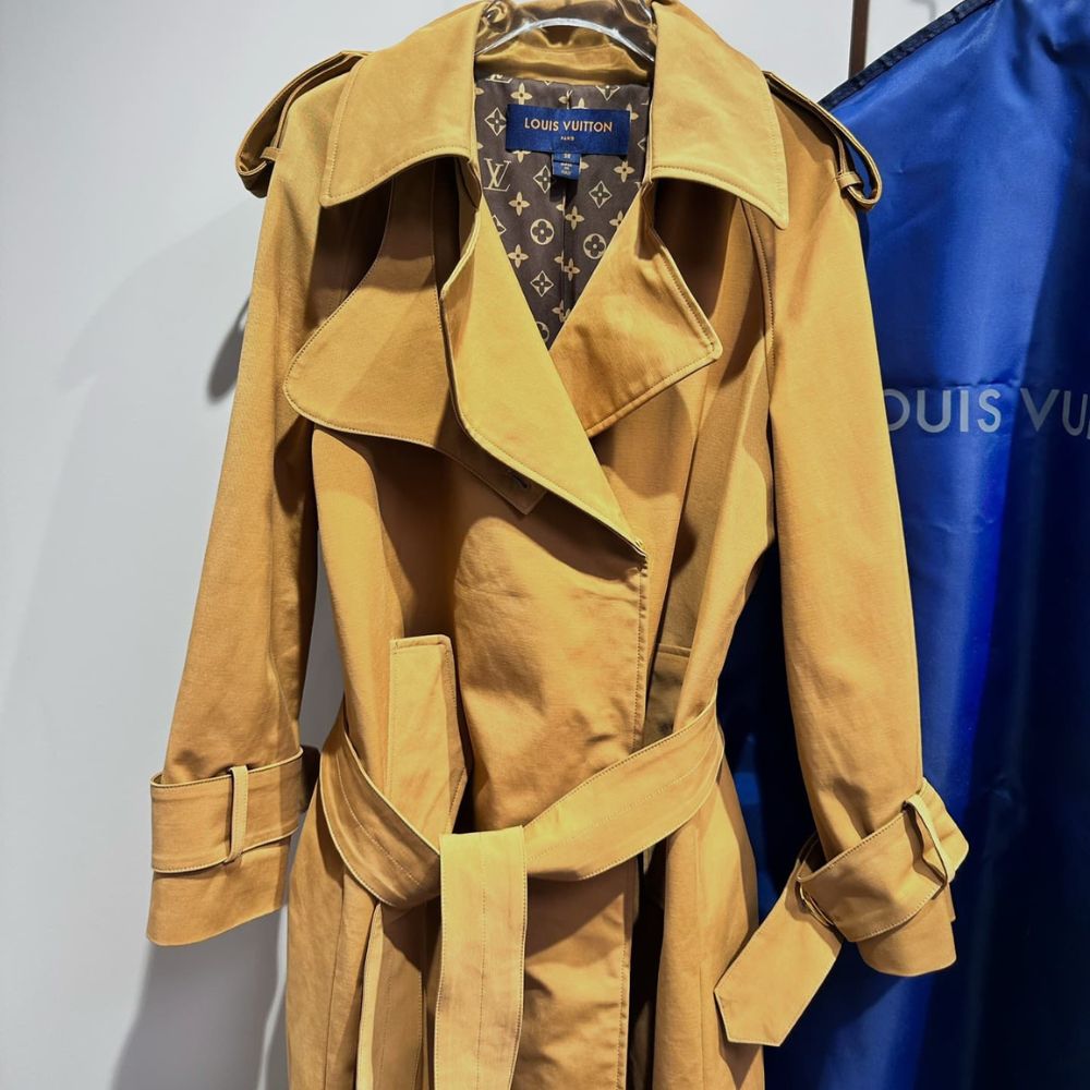Louis Vuitton Oversized Detail Trench Coat Sandy Beige 1ABD9W