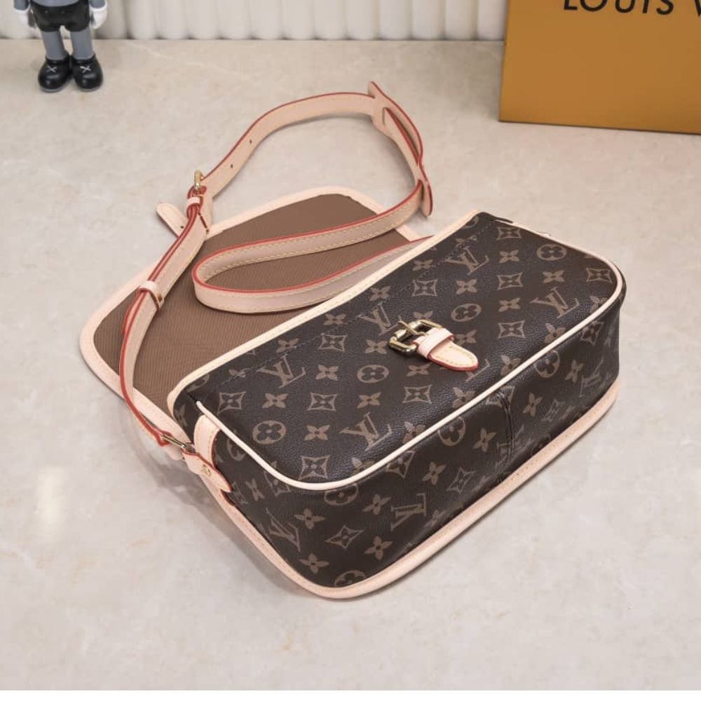 Louis Vuitton Monogram Canvas Sologne 26Cm Brown M42250