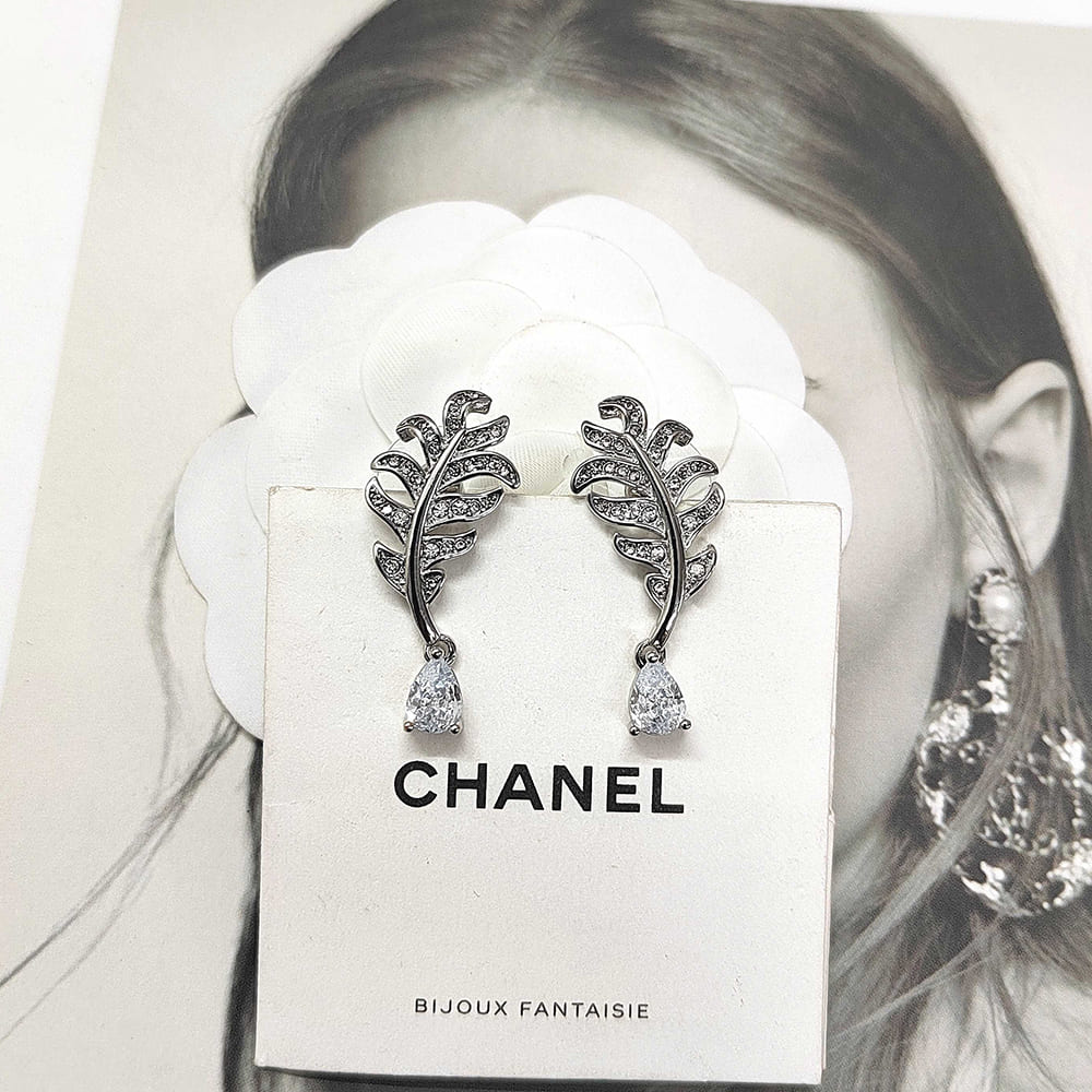 CHANEL PLUME DE CHANEL EARRINGS