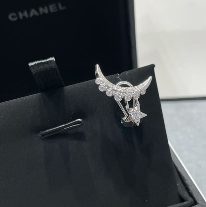 CHANEL LUNE DE CHANEL SINGLE CLIP EARRINGS