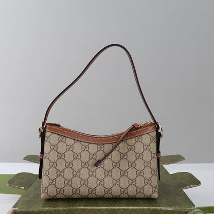 Gucci GG Emblem small shoulder bag