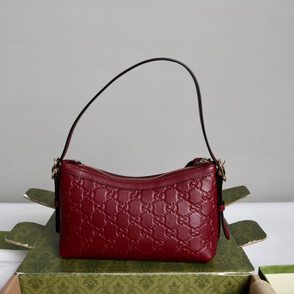 Gucci GG Emblem small shoulder bag