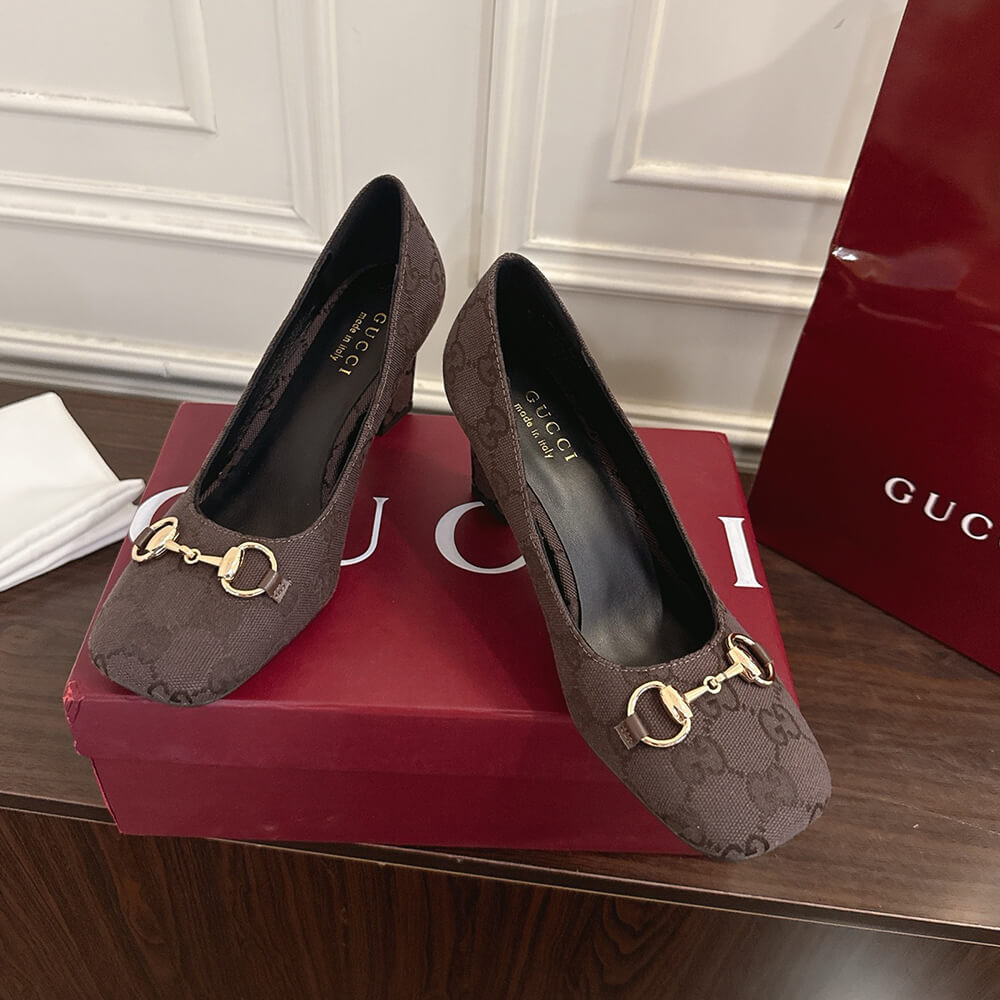 GUCCI Women’s Signora pump