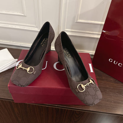 GUCCI Women’s Signora pump