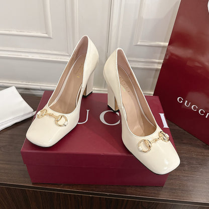 GUCCI Women’s Signora pump