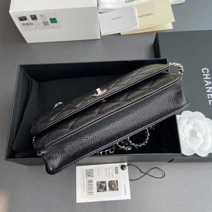 CHANEL Classic Wallet On Chain