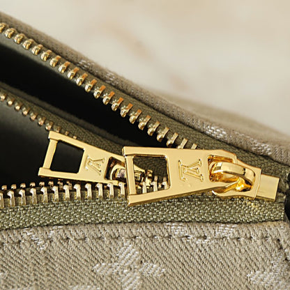 Louis Vuitton Coussin PM Khaki Denim 26Cm M28360