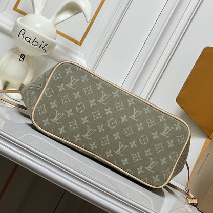 Louis Vuitton Neverwoof MM Khaki Denim 31Cm