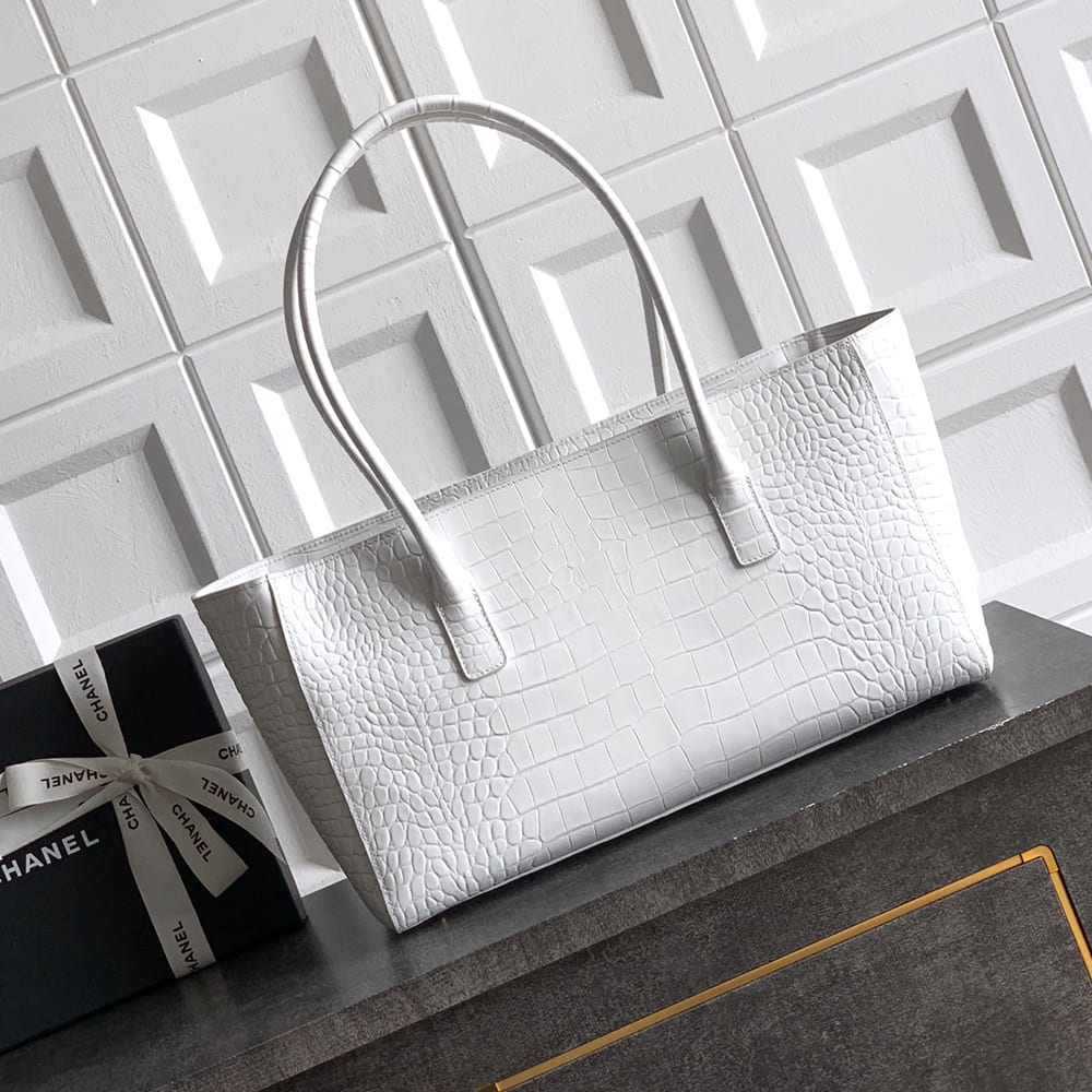 CHANEL Small Tote(HIGH-END GRADE)