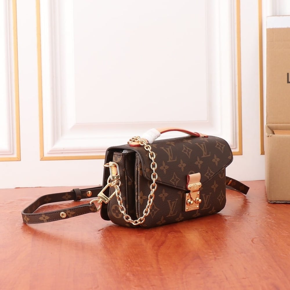 Louis Vuitton Pochette Métis East West Bag Monogram Brown 22Cm M46279