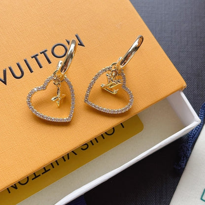 LOUIS VUITTON HEART EARRINGS WHITE M02308