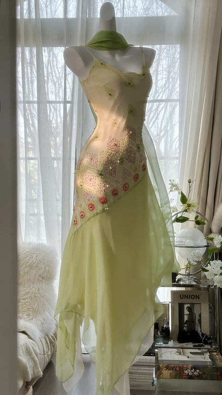 Light yellow-green halter-neck fitted long ball gown with an asymmetrical hem R7679