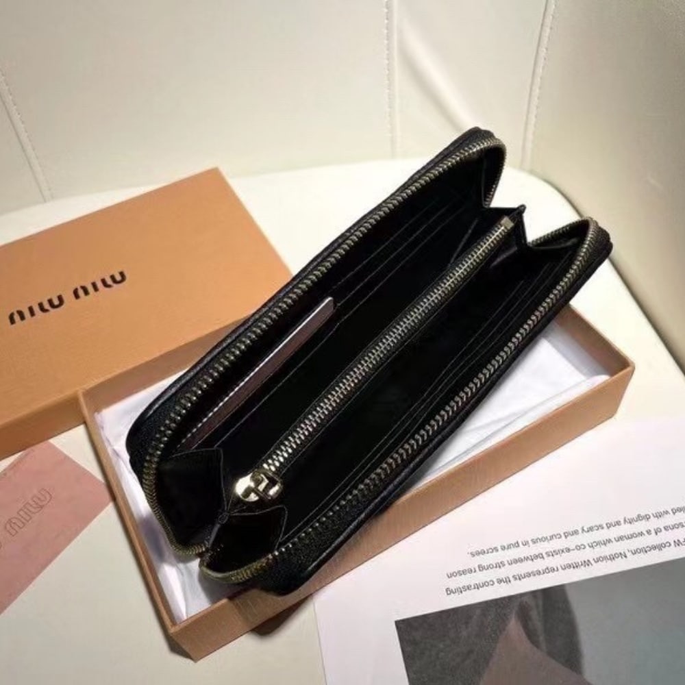 MIUMIU MATELASSÉ NAPPA WALLET BLACK 19CM 5ML506 N88 F0002