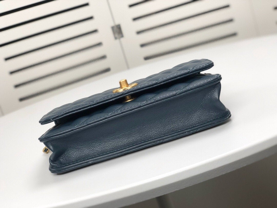 Chanel CC Wallet on chain